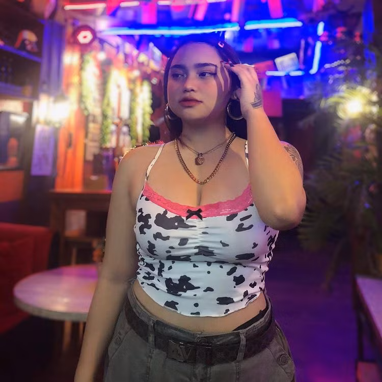 Dù số kg khá thừa những ở góc nào đó nhìn thân hình của Joanne Duldulao vẫn khá cân đối.