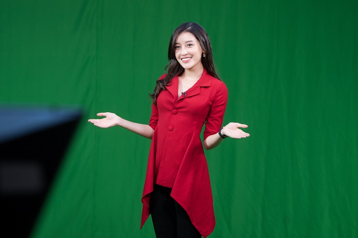 Bước ra khỏi những cuộc thi nhan sắc, hiện tại Nguyễn Trần Huyền My đảm nhiệm vai trò biên tập viên Thể thao của kênh Truyền hình K+.