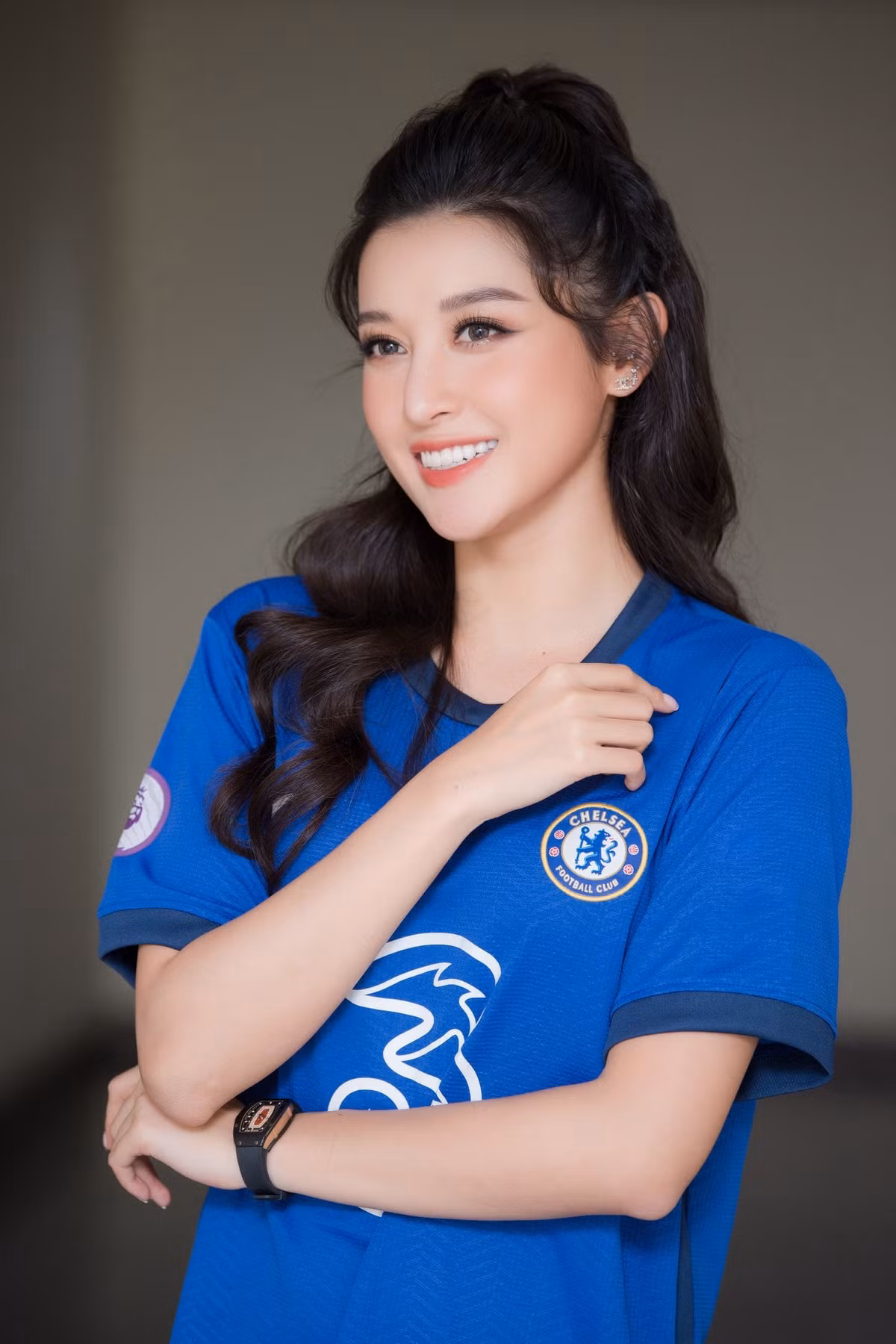 Tôi đang được làm công việc mình đam mê trong một môi trường "trong mơ", với những đồng nghiệp tốt, chân thành. Khi được làm điều mình thích, hàng ngày mình đều muốn cống hiến, muốn lên cơ quan và không có cảm giác phải đi làm". Người đẹp cho biết thêm.