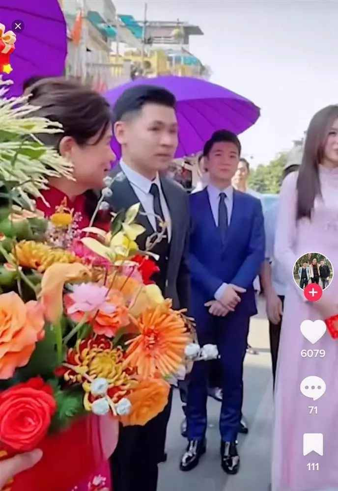 Đỗ Quang Hiển hay thường được truyền thông gọi với cái tên bầu Hiển, có hai người con trai lần lượt là Quang Vinh và Vinh Quang.