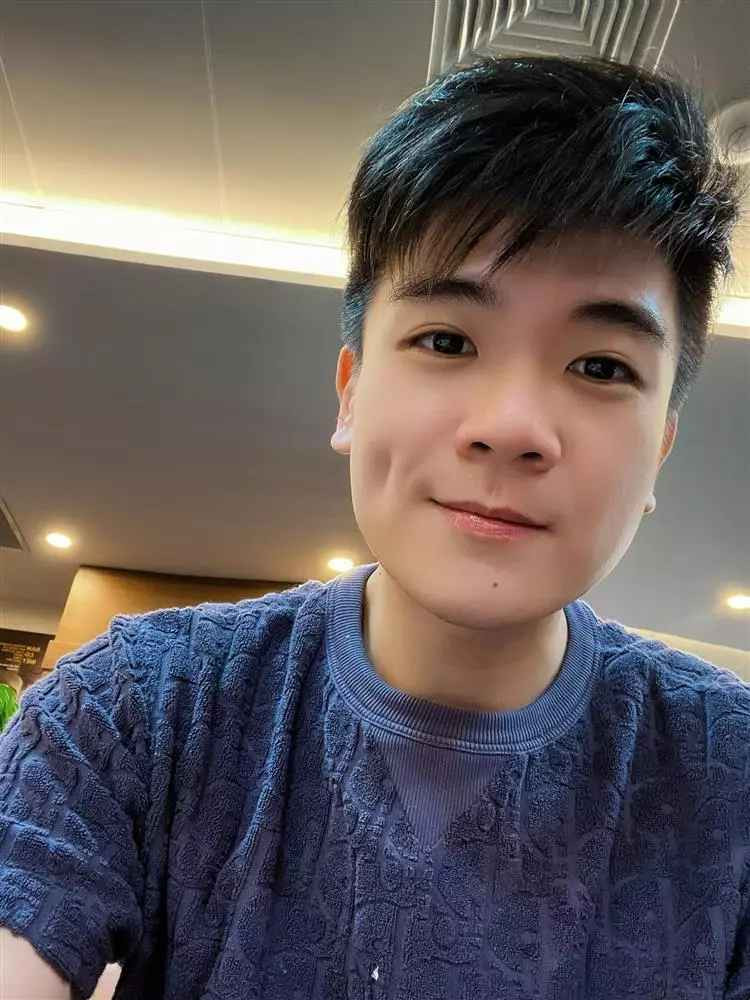 Đỗ Quang Vinh sinh năm 1989, hiện đang giữ chức nổi danh khi là một trong những lãnh đạo trẻ tuổi nhất trong ngành ngân hàng Việt Nam.