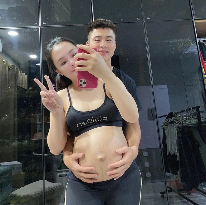 Sau khi clip được chia sẻ lên mạng xã hội đã nhanh chóng thu hút sự chú ý của người hâm mộ. Mặc dù chỉ là những khoảnh khắc đời thường của cầu thủ nhưng khán giả vẫn rất thích thú bởi sự tâm lý của Duy Mạnh.