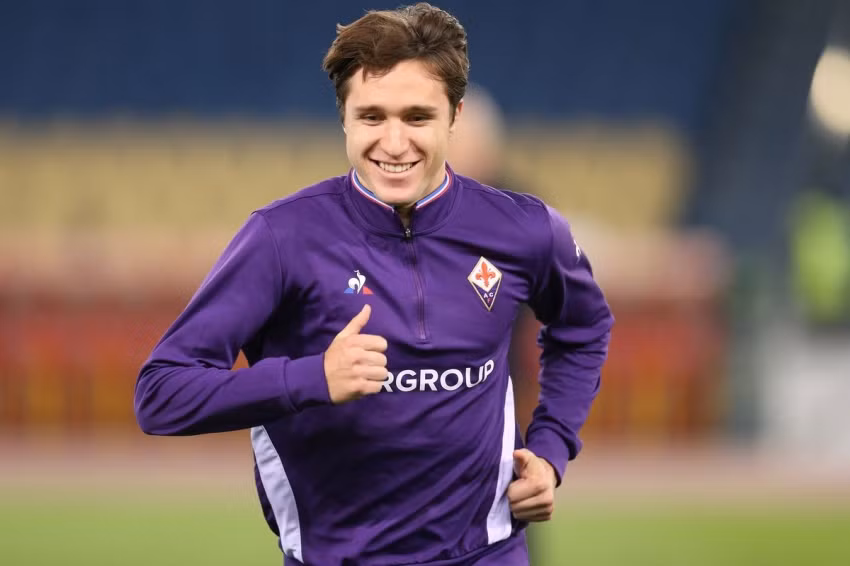 Chuyển nhượng bóng đá từ Italy, Fiorentina đã từ chối đề nghị hỏi mượn Federico Chiesa từ phía MU Đội bóng Serie A hiện chỉ lắng nghe khi đối phương muốn mua đứt ngôi sao 22 tuổi, với mức phí 45 triệu bảng.
