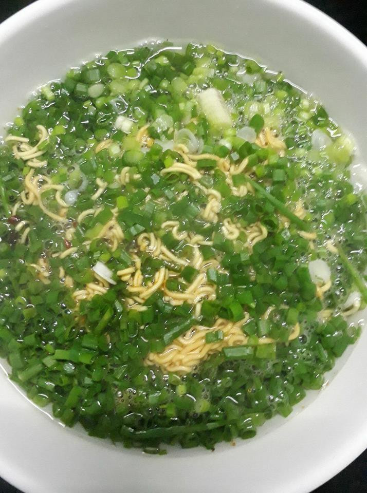 Còn ở trên mạng xã hội, câu chuyện gây tranh cãi giữa "team yêu hành" và "tẩy chay hành" từng nóng bỏng.