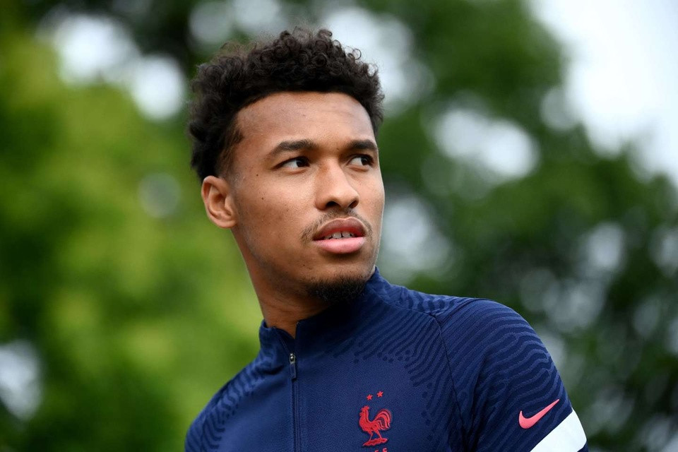 Boubacar Kamara, 22 tuổi, có bước phát triển nhanh chóng trong vài năm qua. Anh được xem là phương án lý tưởng để thay Kante trong vai trò tiền vệ phòng ngự ở tuyển Pháp trong tương lai. Tuy nhiên, Kamara không kịp bình phục chấn thương đầu gối khi thi đấu cho Aston Villa và phải ngồi ngoài đến hết năm nay.