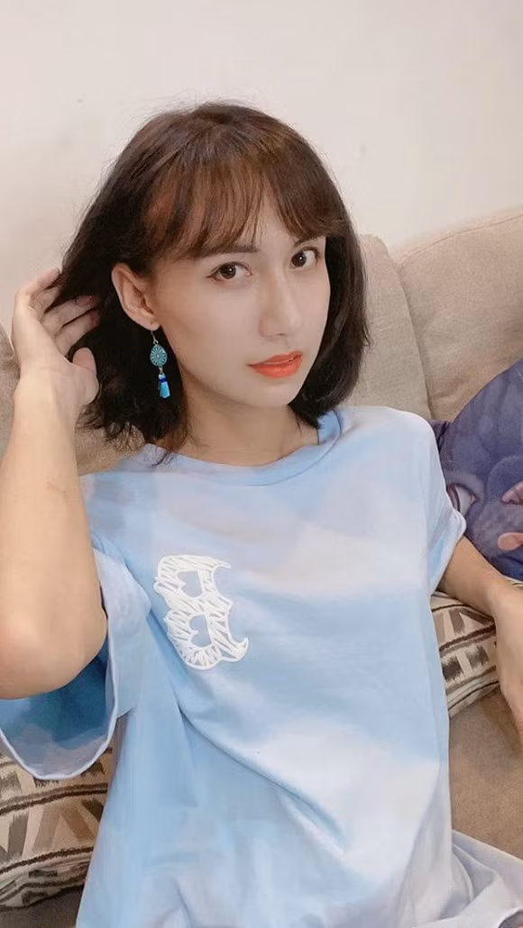 Lynk Lee cho biết sắp tới cô sẽ sang Thái Lan để mài yết hầu nhằm mục đích làm cho vẻ ngoài nữ tính hơn. Tuy nhiên, nhiều người khuyên can cô nàng bởi cho rằng giờ đã đủ xinh.