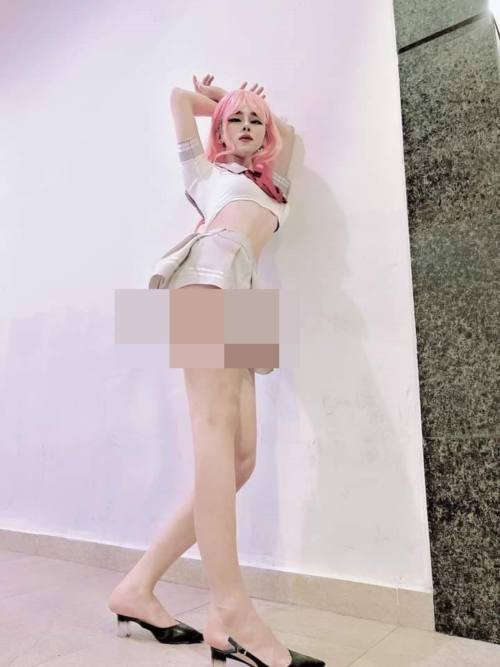 Bên cạnh đó, một số ý kiến của các thành viên mạng cũng cho rằng rất có thể những bức ảnh trên của Trần Đức Bo đã có sự can thiệp của các phần mềm chỉnh sửa. Họ hoài nghi về vóc dáng và gương mặt của nhân vật này.