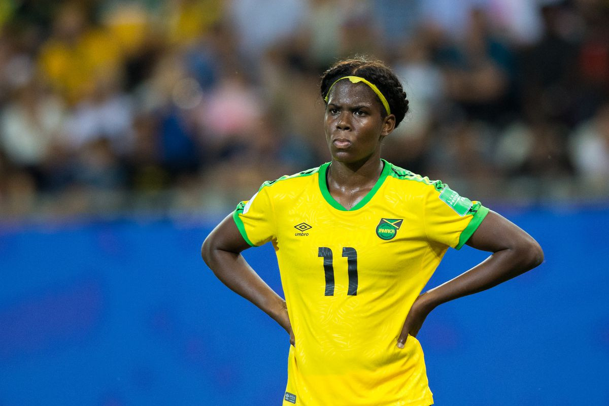 Khadija Shaw cùng Jamaica đặt chân tới World Cup 2023 với phong độ chạm đỉnh. Tiền đạo thuộc biên chế Man City kết thúc mùa 2022/23 khi ghi 31 bàn sau 30 trận.