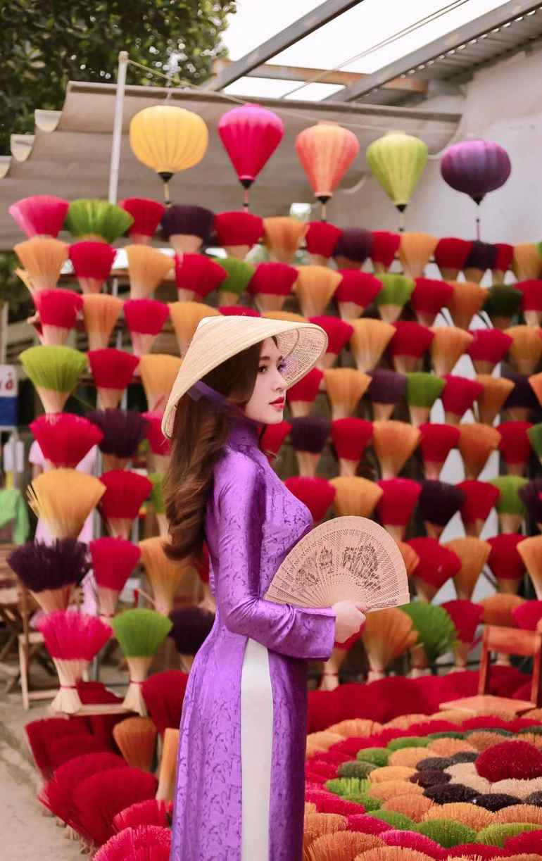 Chính nhờ khả năng ngoại ngữ của mình, Minh Đức hiện là MC song ngữ đắt show nhất nhì ở Hà Nội.