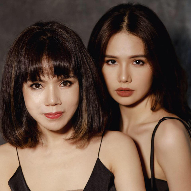 Gương mặt đầu tiên trong danh sách mẹ dàn hot girl Việt có màn "hack tuổi" là Cô Thu Nguyễn - "thân mẫu" của Phanh Lee. Dù năm nay đã 56 tuổi nhưng sự trẻ trung, xinh đẹp của cô vẫn khiến người ta phải trầm trồ.