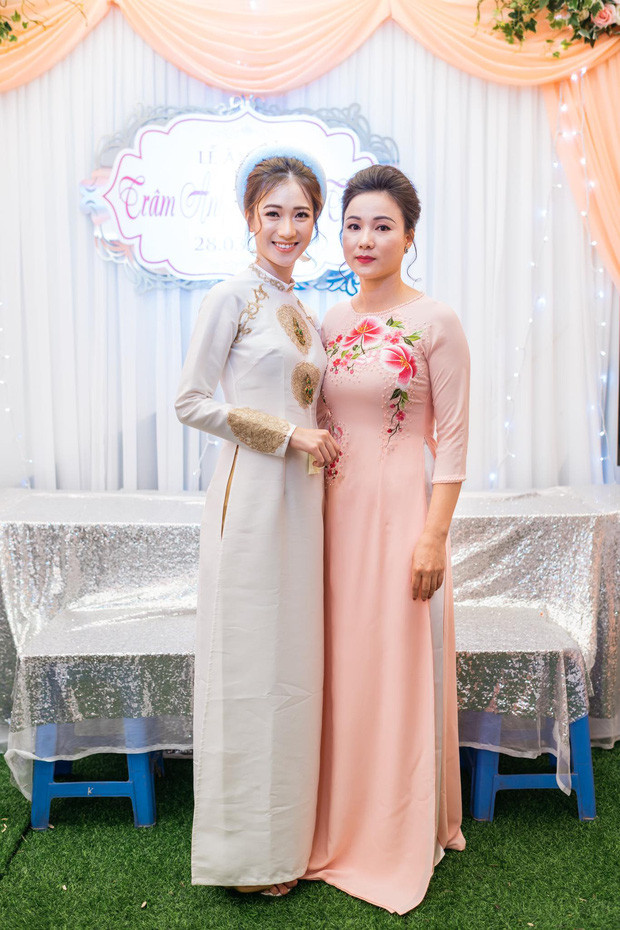 Mẹ hot girl Trâm Anh (vợ JustaTee) là một biểu tượng khác cho sự trẻ trung bất chấp tuổi tác.