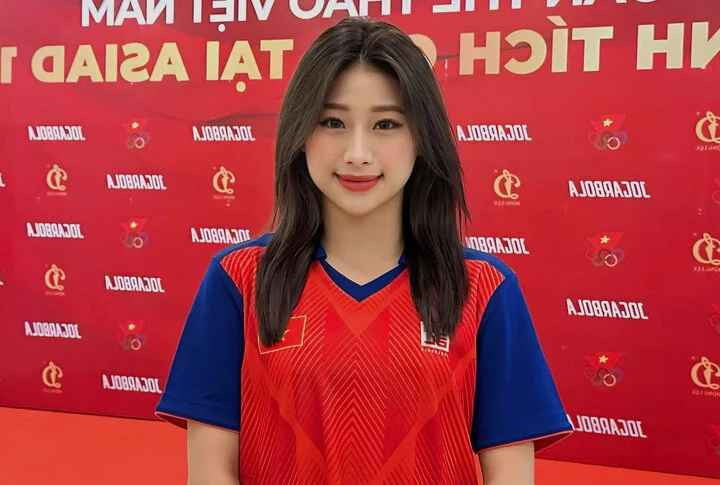 Bên cạnh đó, kênh Tiktok của Như Phương thu hút gần 700 nghìn lượt theo dõi với hơn 16 triệu lượt yêu thích.