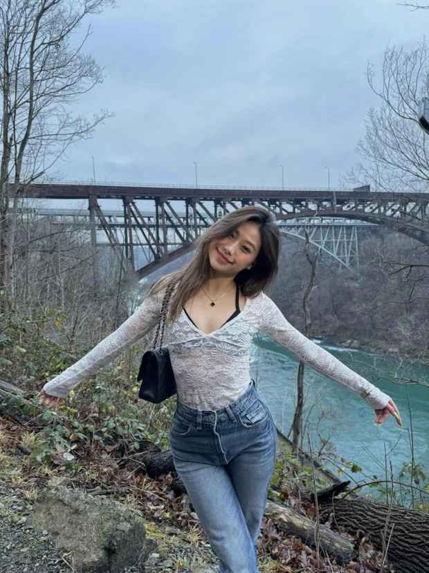 Như Phương sở hữu tài khoản Facebook với hơn 27 nghìn người theo dõi. Trang Instagram cá nhân của cô cũng có gần 80 nghìn lượt theo dõi.