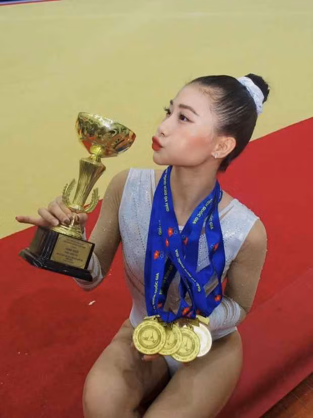 Phạm Như Phương bắt đầu bén duyên với bộ môn thể dục dụng cụ năm 7 tuổi. Suốt 13 theo đuổi thể thao, nữ vận động viên đã gặt hái hàng loạt các thành tích đáng kể.