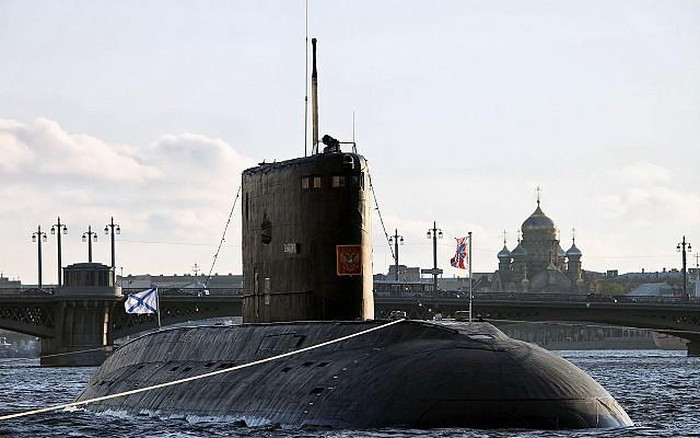 Những kỹ sư cho rằng để đạt được mục tiêu trên thì phải kết hợp những đặc điểm như giảm độ ồn của chân vịt khi hoạt động, tăng phạm vi phát hiện kẻ thù của sonar, cũng như gia tăng tốc độ và sức mạnh của vũ khí.