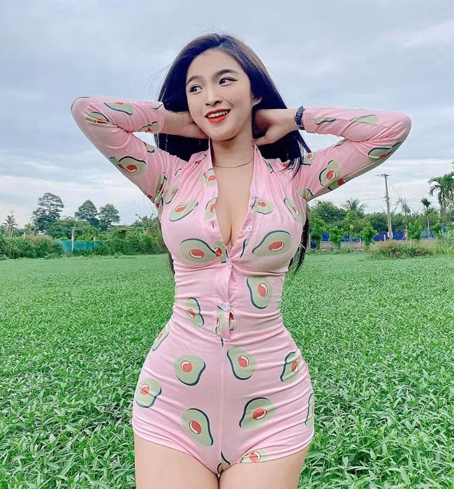 Hiện tại, Bảo Trân thiên về phong cách gợi cảm và có phần cá tính.