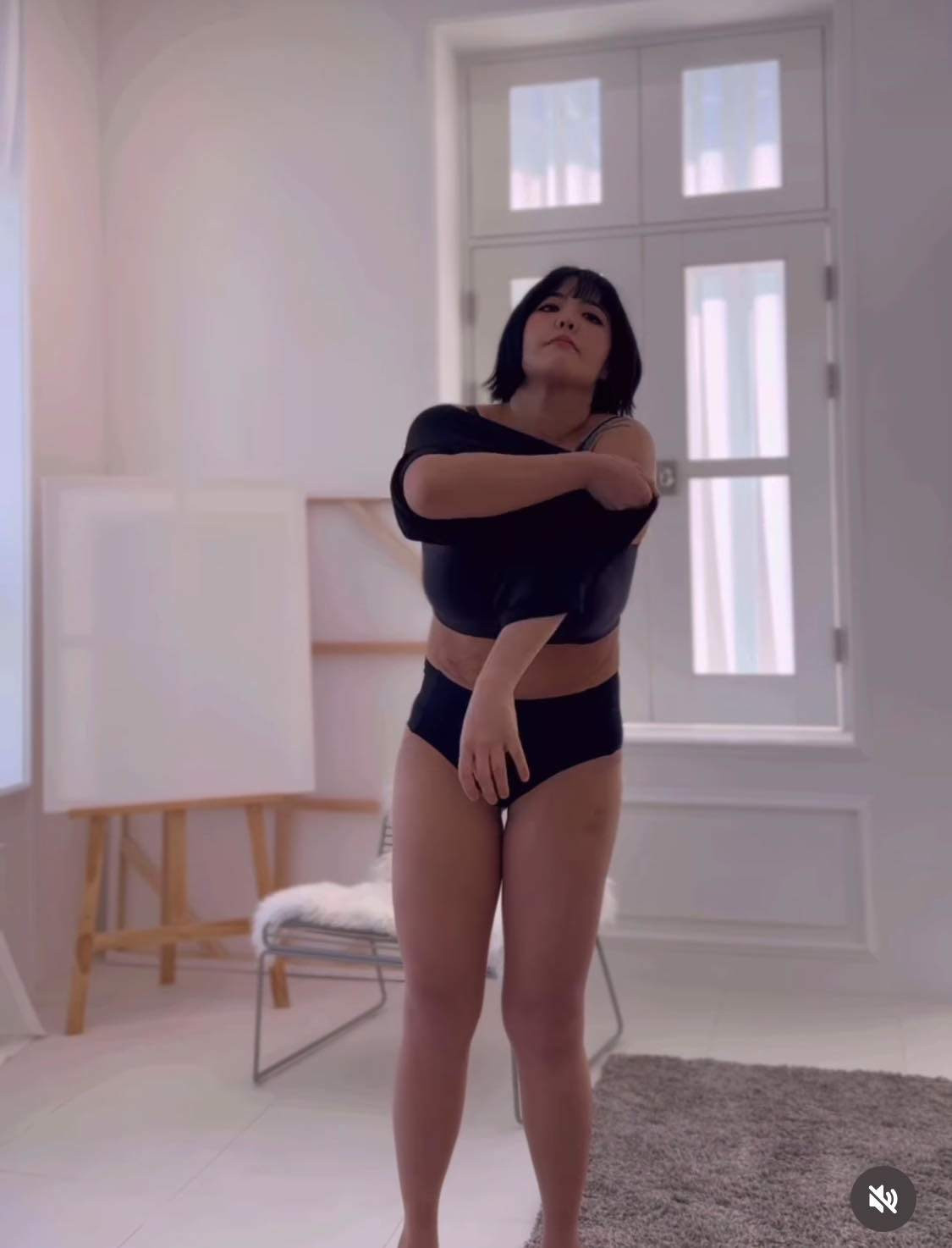 Ngoài ra, một số người khác cho rằng, để có được vóc dáng như hiện tại, Yang Soo Bin đã phải trải qua quá trình giảm cân với chế độ ăn uống, tập luyện nghiêm khắc, tinh thần cũng như sự kiên trì của cô xứng đáng được dành những lời khen ngợi.