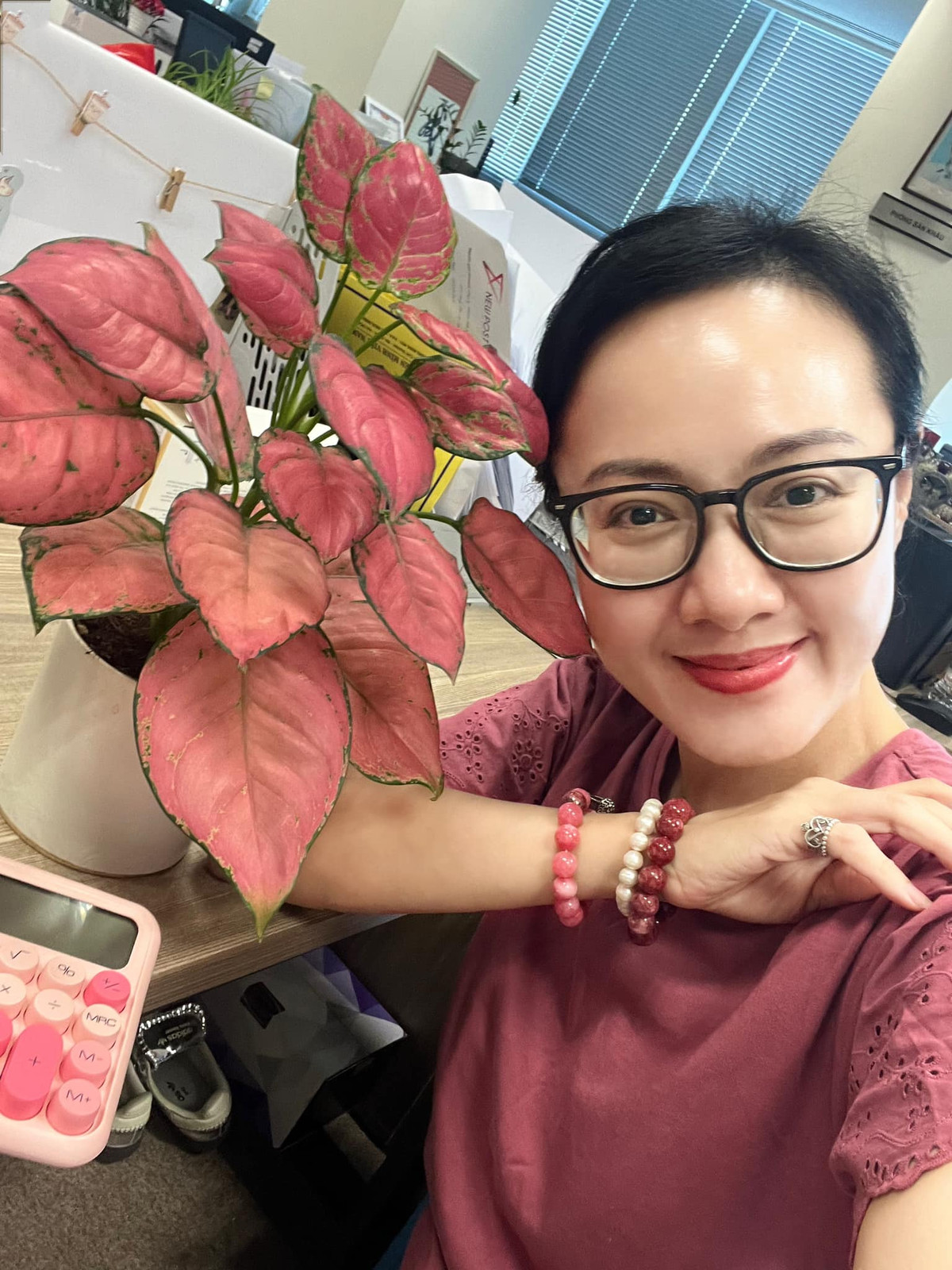 Ở mỗi thời điểm khác nhau, da có những yêu cầu riêng bởi vậy bạn cần thay đổi chu trình chăm sóc để thích ứng. Và BTV Hoài Anh cũng nhận thức được rõ ràng điều trên.