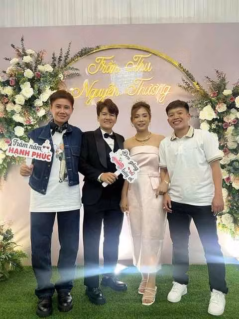 Trần Thị Thu sinh năm 1991 tại Quảng Ngãi và gia nhập lò đào tạo trẻ CLB TP HCM từ năm 2006. Hậu vệ này thi đấu bền bỉ đến nay với tám chức vô địch quốc gia cùng CLB TP HCM.