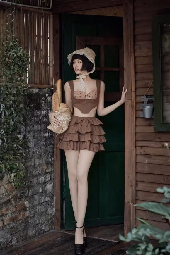 2 năm sau, Tâm Tít tiếp tục sinh thêm cho ông xã doanh nhân một quý tử, cậu bé tên đầy đủ Chu Minh Khang (nickname Peter).