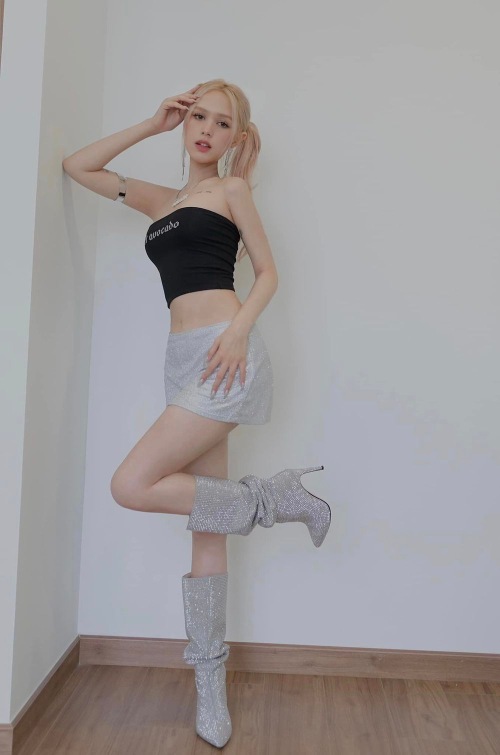 Về nhà chung đã được hơn 2 năm, Xoài Non và ông xã cũng được fan hối thúc tính đến chuyện có "tin vui" sớm. Người đẹp sinh năm 2002 cũng rất cởi mở về chuyện này khẳng định rằng sẽ thông báo đến người hâm mộ ngay khi bản thân có em bé.