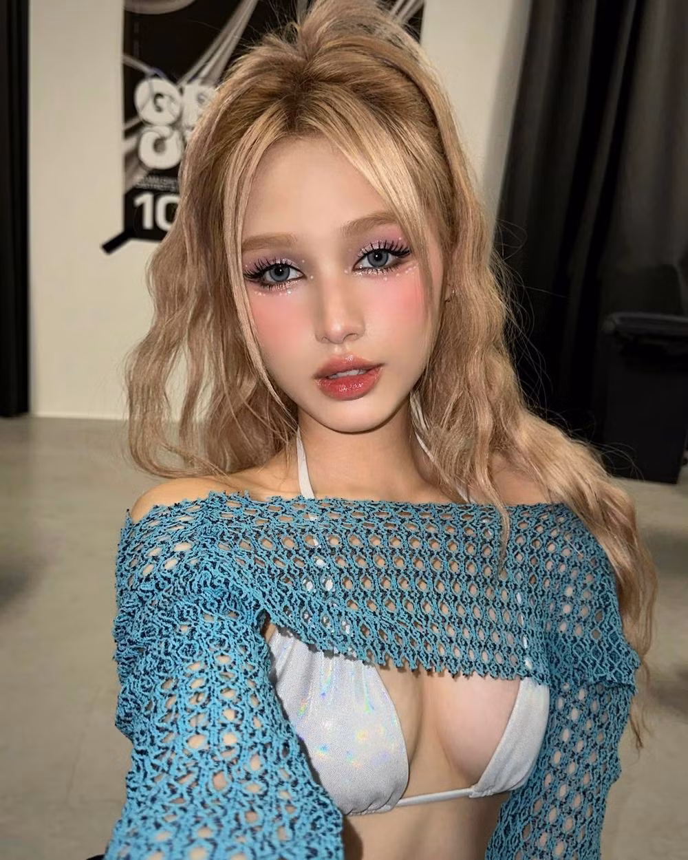 Có thể thấy, Xoài Non bộc lộ rõ nét khuynh hướng thời trang quyến rũ kể từ khi về chung nhà với streamer giàu nhất Việt Nam - Xemesis.