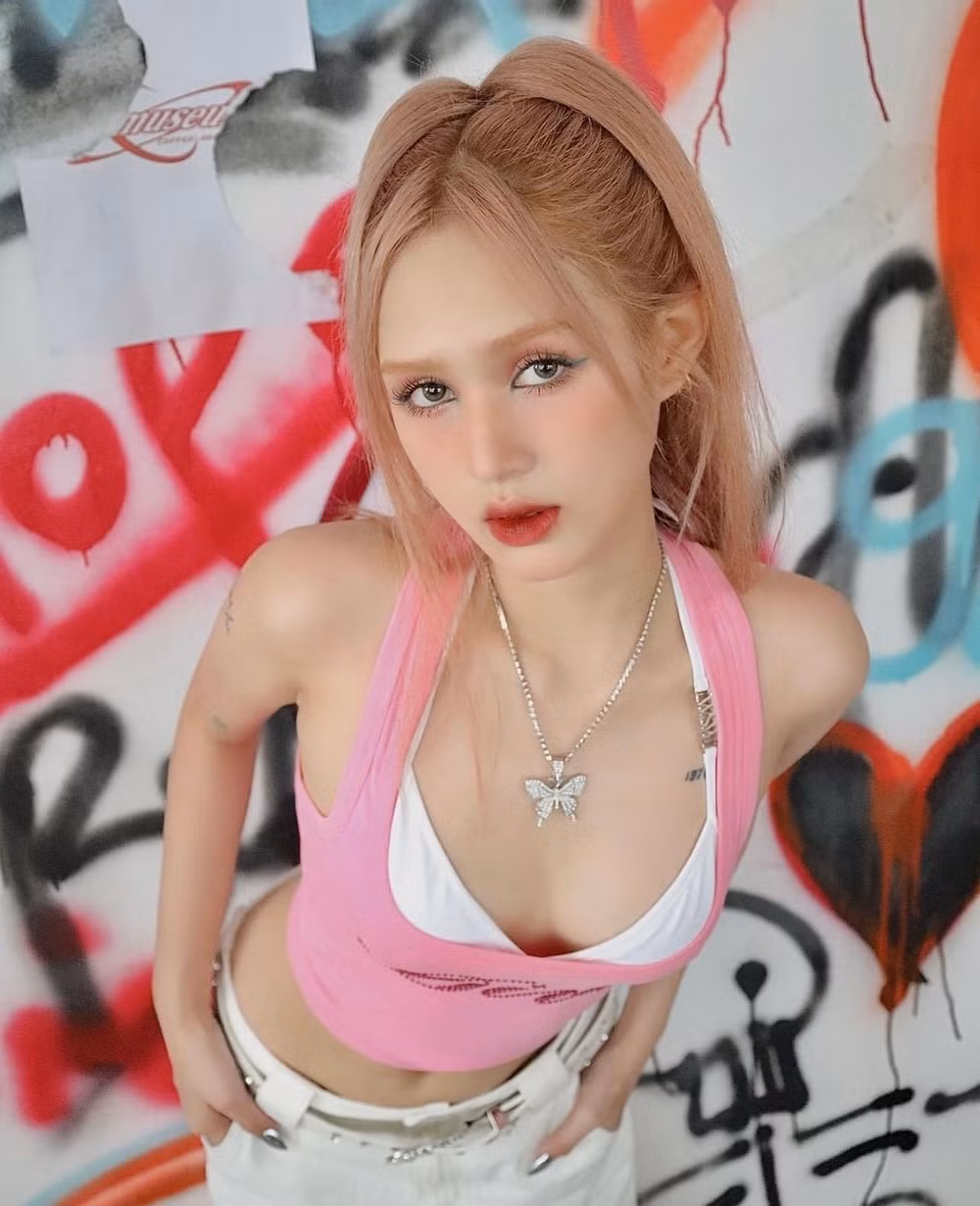 Hiện tại, Xoài Non đang có cuộc sống hôn nhân tràn ngập hạnh phúc bên streamer Xemesis.