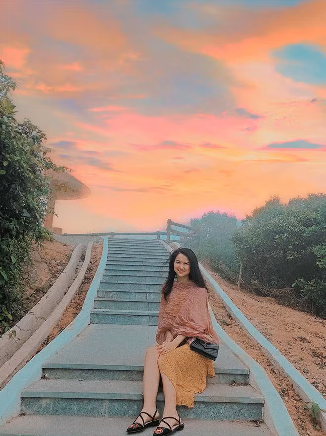 Vẻ đẹp vừa nóng bỏng vừa ngọt ngào của Angela Phan thường xuyên được cô đăng tải trên trang cá nhân.