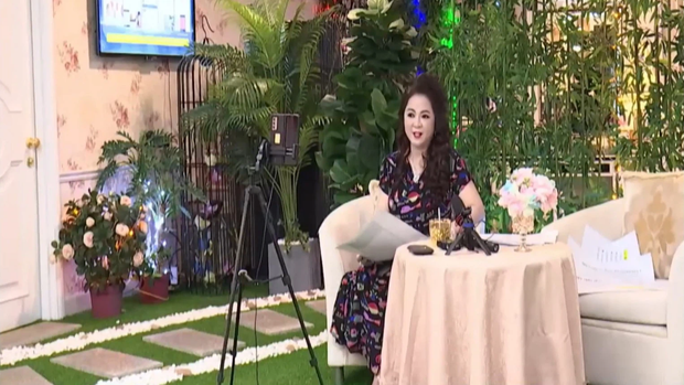 Netizen hoang mang với thuật ngữ "tạm khoá báo có" từ bà Phương Hằng Netizen hoang mang voi thuat ngu