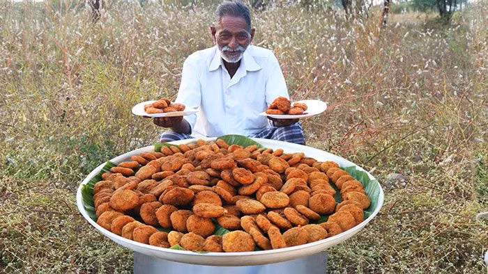 Cách thức nấu ăn của kênh Grandpa Kitchen vô cùng đơn giản chỉ gồm củi và phương pháp nấu ăn truyền thống nhưng đã làm ra không biết bao nhiêu món ăn hết sức ngon miệng.