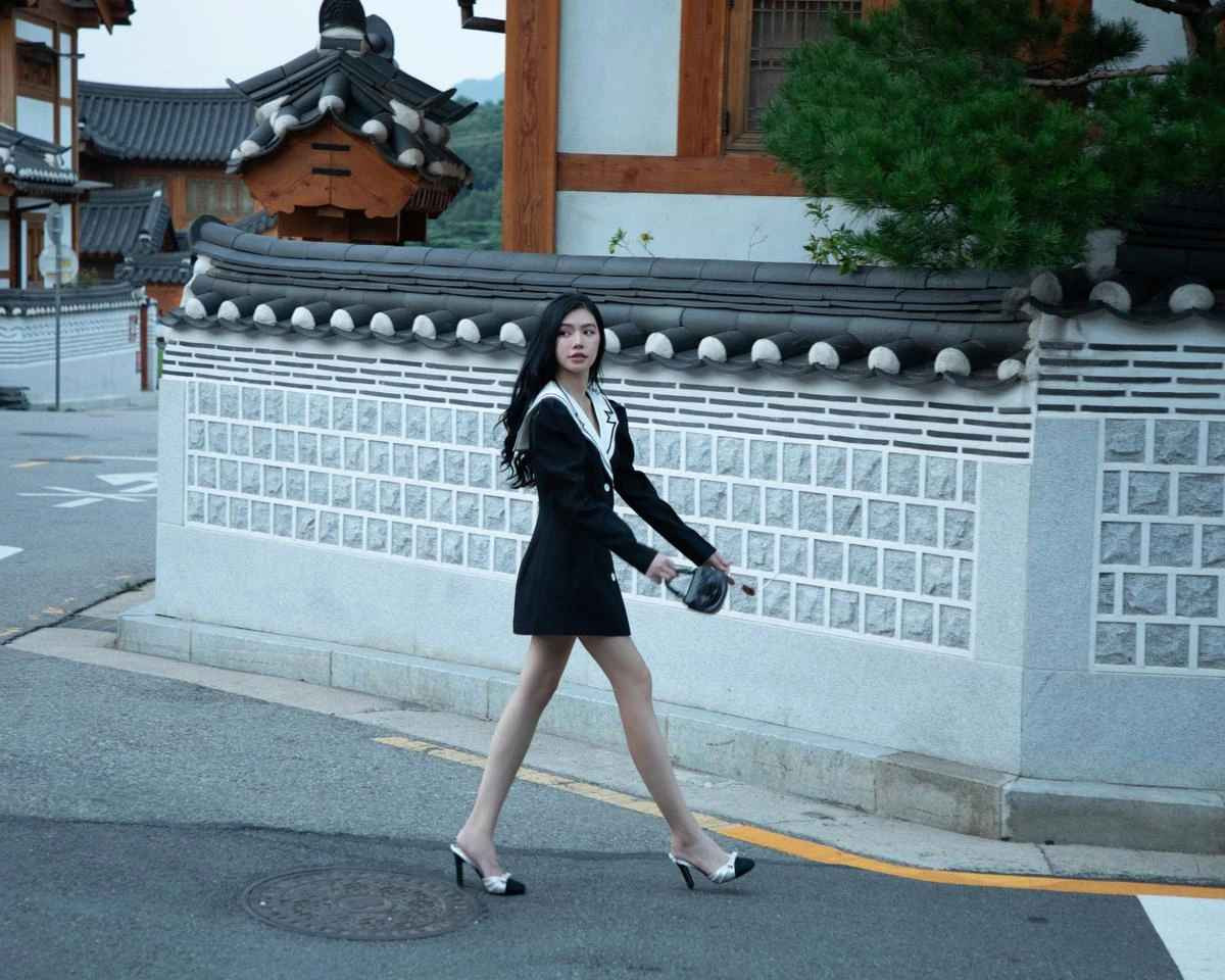 Trên trang cá nhân, nữ rich kid này thường xuyên chia sẻ hình ảnh đời thường sang chảnh, tham dự những sự kiện lớn khiến nhiều khán giả trầm trồ.