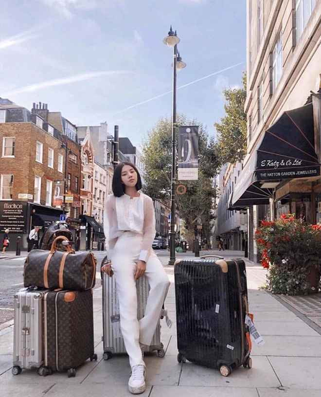 Vừa qua vào đầu tháng 9, Jolie Nguyễn là một trong những khách mời thân thiết của nhà thiết kế người Hàn Quốc tham dự Tuần lễ thời trang Seoul - Seoul Fashion Week 2024.