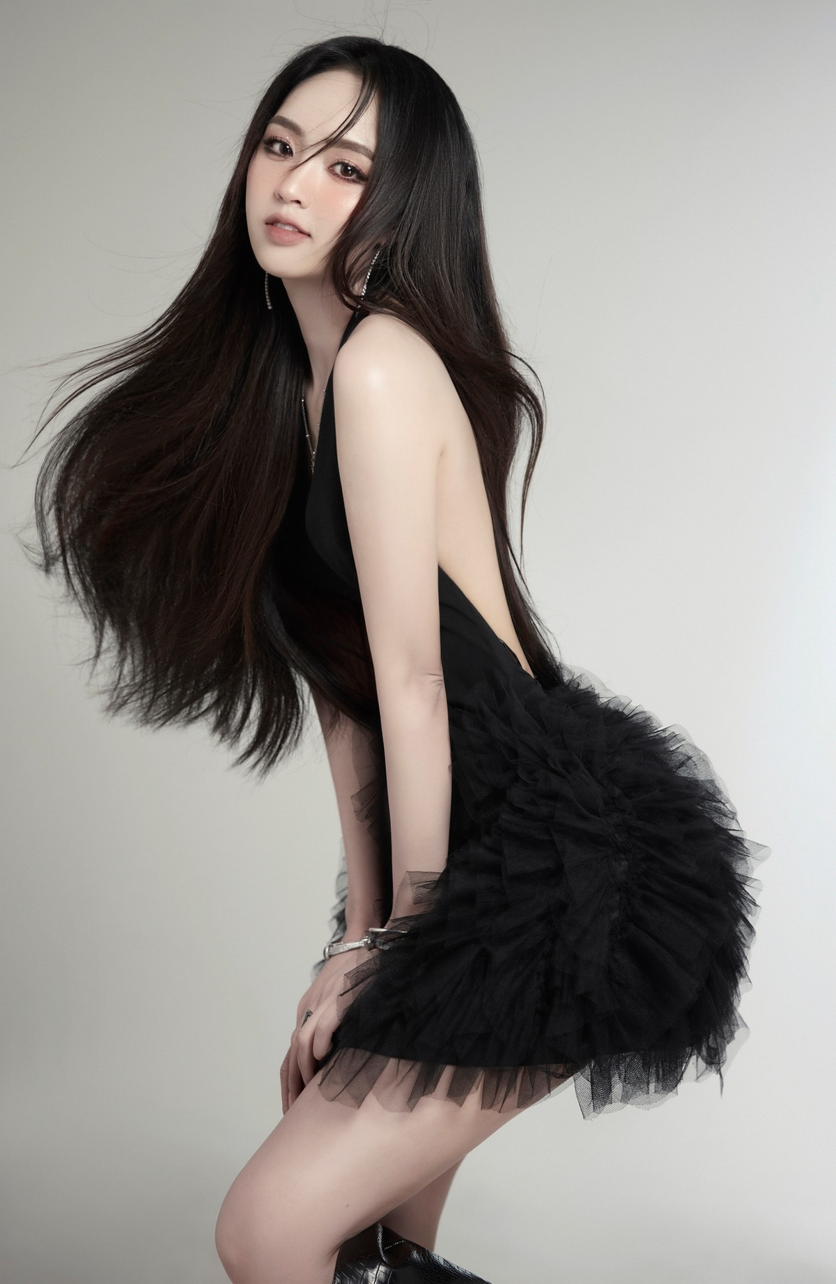 Phương Anh nổi tiếng nhờ sở hữu gương mặt dễ thương, làn da trắng không tì vết và body quyến rũ. Cô nàng theo đuổi phong cách quyến rũ, thường chia sẻ những shoot hình gợi cảm trên mạng xã hội và nhận được lượt tương tác cực lớn.