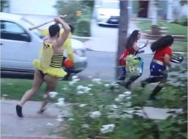 Cảm xúc của chị ong nâu khi bị hỏi đi đâu quá nhiều.