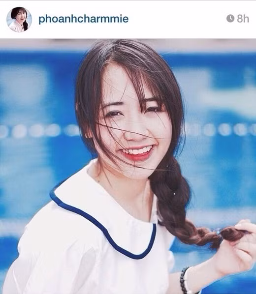 Cách đây 7-8 năm, Vũ Quỳnh Anh (biệt danh Phoanh Charmmie) là hot girl tuổi teen từng nổi như cồn trên mạng xã hội. Cô bạn này gây ấn tượng bằng làn da trắng, đôi má lúm và nụ cười tỏa sáng.