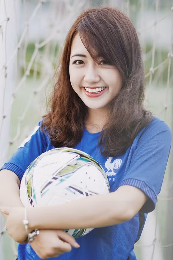 Đang có danh tiếng trong nước là vậy nhưng Vũ Quỳnh Anh không đặt nặng. Cô gác lại niềm vui được săn đón mọi nơi để đi du học Mỹ khi mới bước sang tuổi 16.