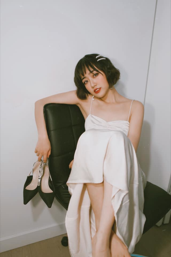 Để đưa ra quyết định này, Quỳnh Anh đã phải trải qua một quãng thời gian dài đầy khó khăn. Những ngày đó, cô nàng hiếm khi ngủ đủ giấc vì bận rộn học tập và làm việc, dẫn tới sức khỏe thể chất và tinh thần xuống dốc trầm trọng.