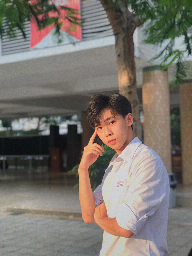 Toàn Bùi luôn biết cách đối đãi tốt nhất với bản thân, chăm sóc bản thân và chú ý giữ gìn sức khỏe. Anh chàng luôn đề cao để giúp cuộc sống ngày càng tốt đẹp hơn.