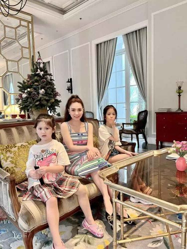 Sự ngây ngô của Yu Ki vì thế khiến cư dân mạng cũng dở khóc dở cười. Riêng Đoàn Di Băng cũng đùa rằng mình rất tức giận và trêu con tự đóng tiền học vào năm học tới.