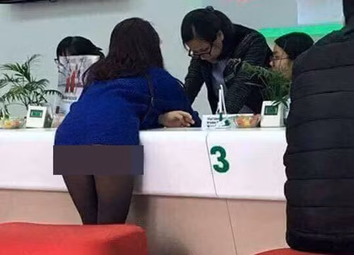 Việc diện những đồ mạo hiểm như quần tất, quần lưới hay những bộ đồ bó luôn tiềm tàng những mối nguy hiểm. Vậy nên, hội chị em cần cân nhắc kĩ vấn đề này.