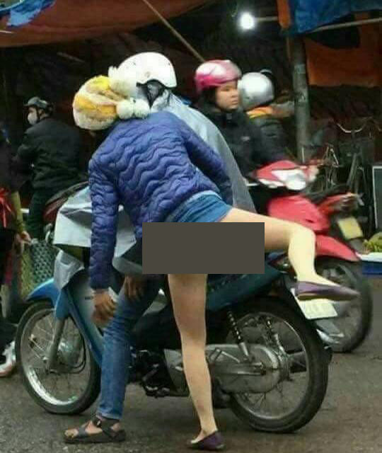 Hiện tại, những bức ảnh này vẫn đang được chia sẻ và nhận về nhiều bình luận trên mạng xã hội. Một lần nữa, đây là bài học nhắc nhở chúng ta nên cẩn trọng lựa chọn trang phục phù hợp với hoàn cảnh tránh gây phản cảm cho những người xung quanh