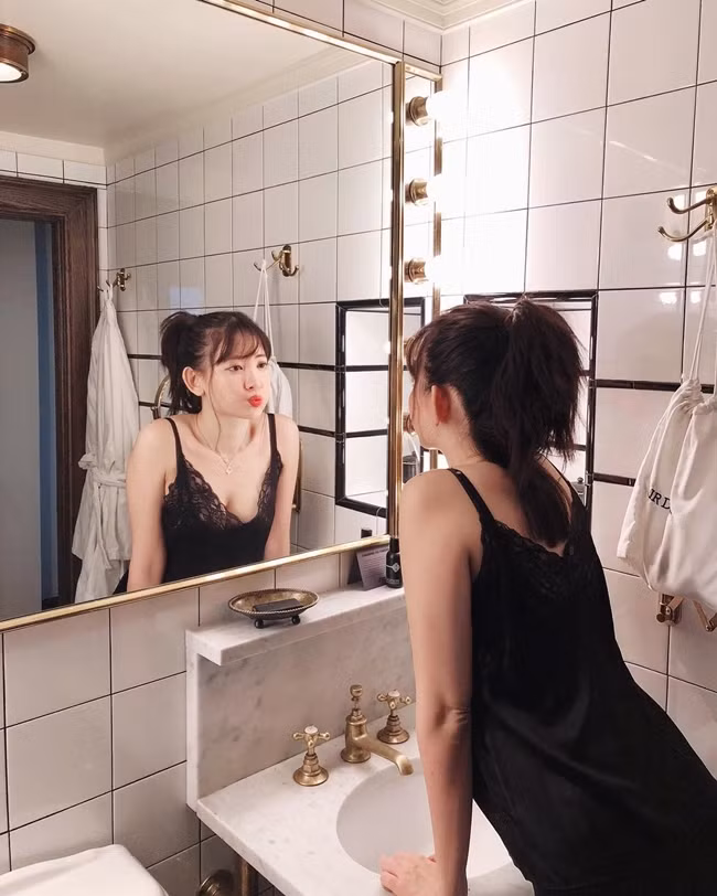 Trên trang cá nhân có 2 triệu người theo dõi, Haruna chia sẻ nhiều hình ảnh cuộc sống riêng tư.