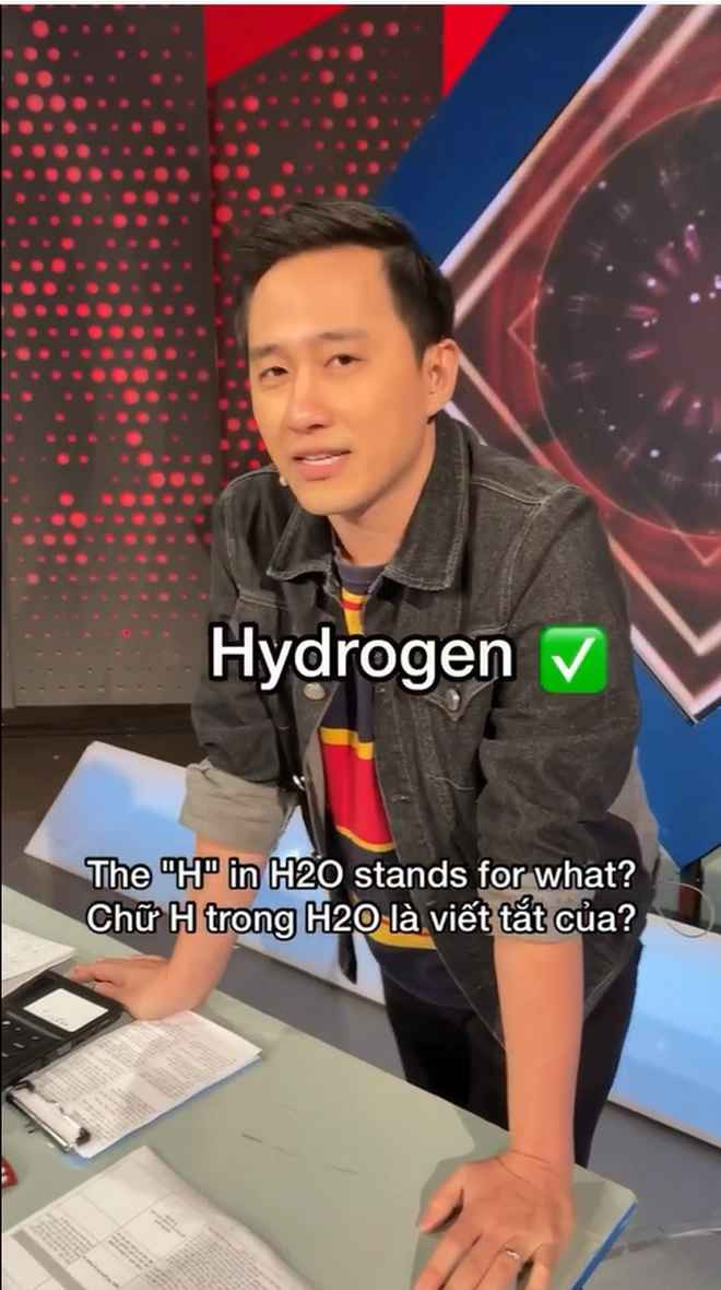 Như đã biết, chương trình Đường Lên Đỉnh Olympia không chỉ là sân chơi trí tuệ, món ăn tinh thần vào mỗi chiều Chủ nhật hàng tuần mà còn ghi dấu công sức của rất nhiều MC, BTV và ekip của VTV.