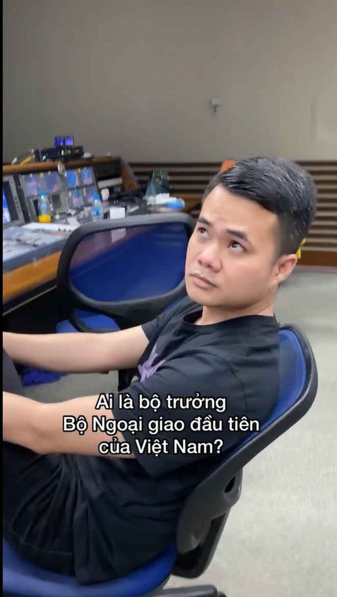 Quả nhiên là những người "cầm cân nảy mực" của gameshow đình đám, tất cả đã khiến cộng đồng mạng ngạc nhiên với trình độ học vấn siêu đỉnh của mình.