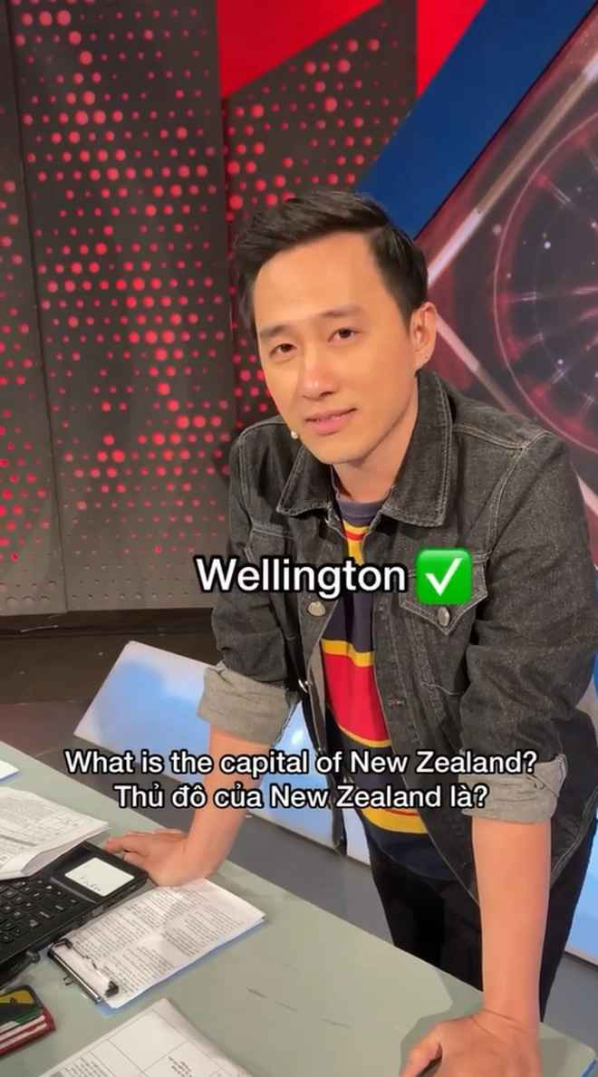 Trong đó, ekip của Đường Lên Đỉnh Olympia - những người "giữ lửa" đứng đằng sau thành công của gameshow đình đám này cũng giữ vai trò quan trọng không kém. Có lẽ điểm chung ở họ là tình yêu lớn dành cho ngôi nhà Olympia nói riêng và tri thức nói chung.