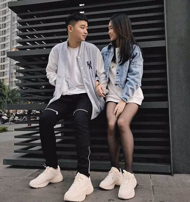 Hiện tại, Chi Bé dành toàn bộ thời gian để chăm sóc gia đình nhỏ. Bên cạnh đó, cô nàng cũng thường xuyên đăng tải vlog chia sẻ kinh nghiệm mang bầu và chăm con lên kênh YouTube, nhận được sự ủng hộ từ nhiều người.