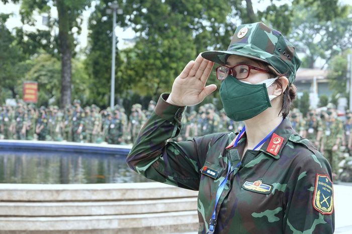 BS, hoc vien Quan y: 'Giup duoc gi cac me, chung em co het suc'