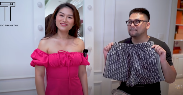 Cụ thể, chàng stylist của Ngọc Thanh Tâm cho biết: "Đây là chiếc quần cuối cùng tôi muốn mua khi bước vào cửa hàng Dior!".