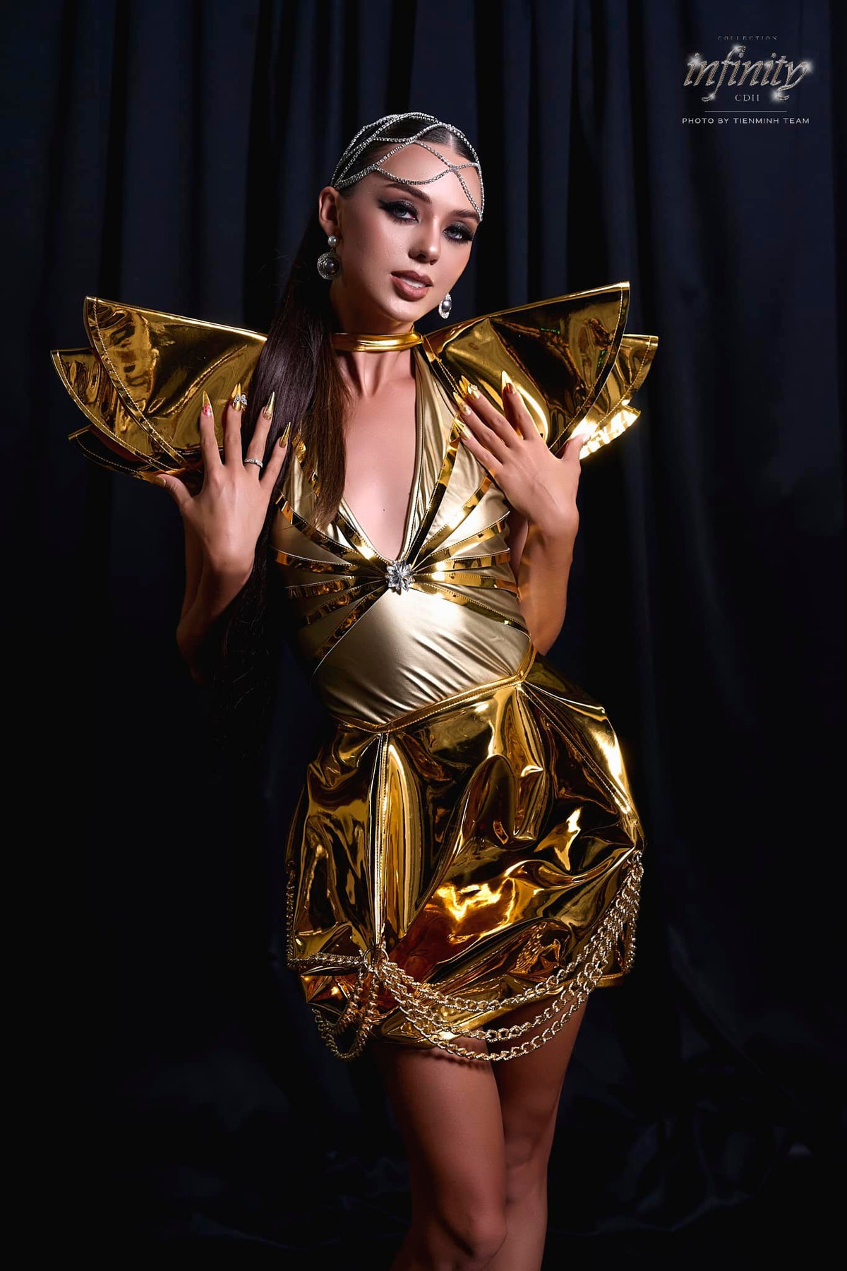 Cách đây ít ngày, Dianka Zakhidova đã di chuyển sang nước ngoài để chấm thi nhan sắc.