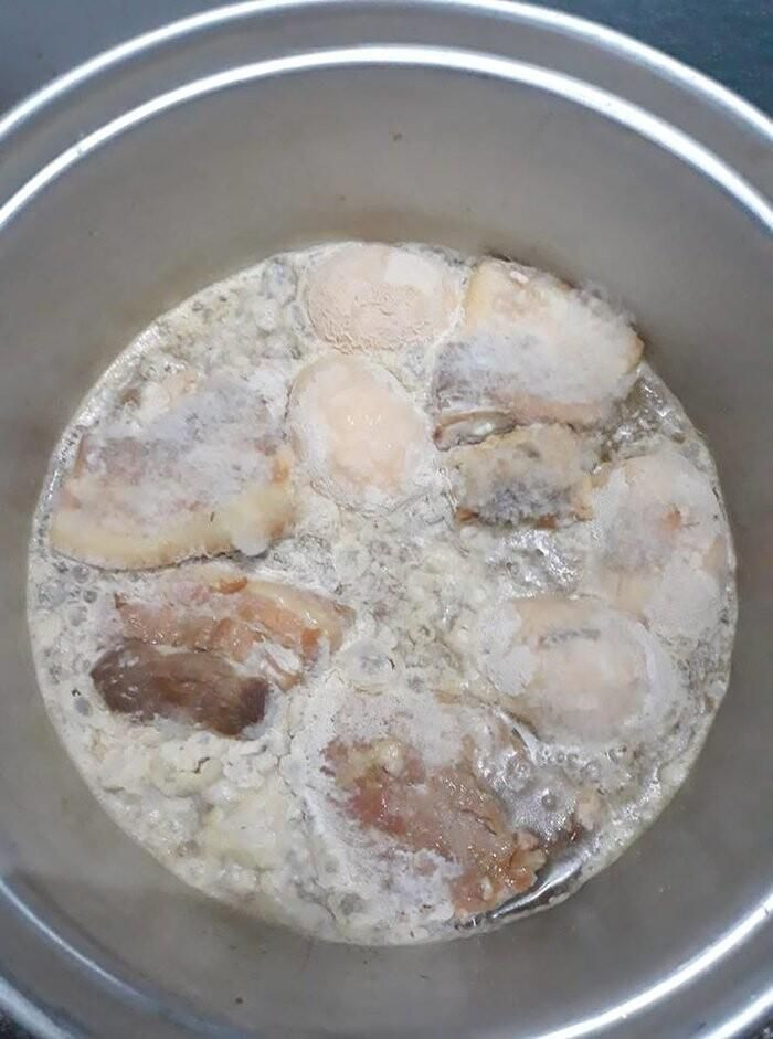 Chỉ vì một chút bất cẩn mà sau Tết phải chi ra 1 số tiền để sắm nồi cơm mới.